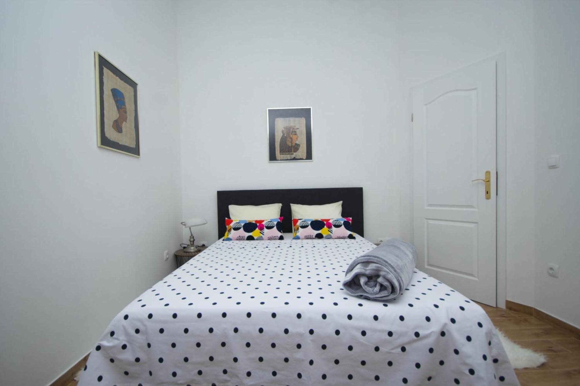 Lola'S Apartments Tribunj  Room photo